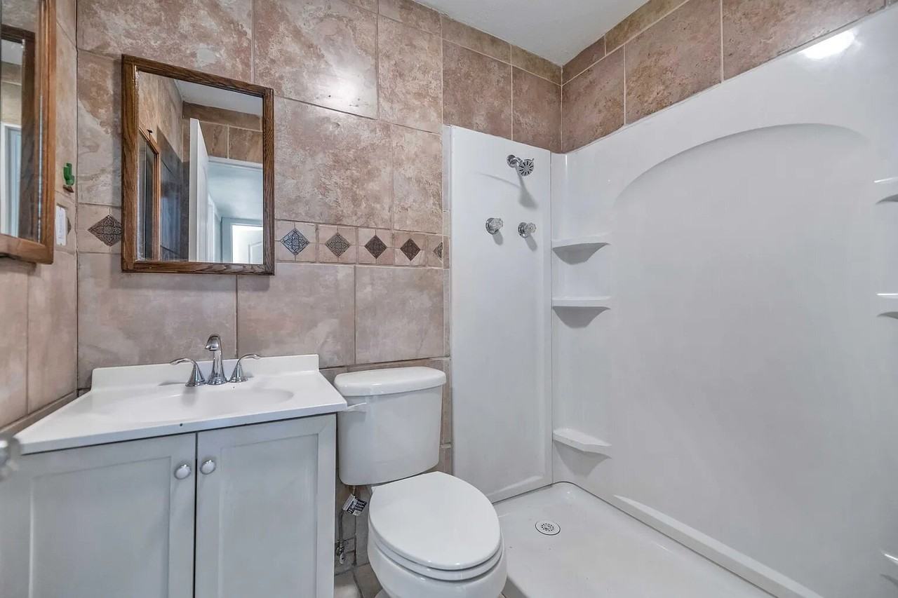 732 W Southgate Ave Unit 2 - Photo 7 of 15