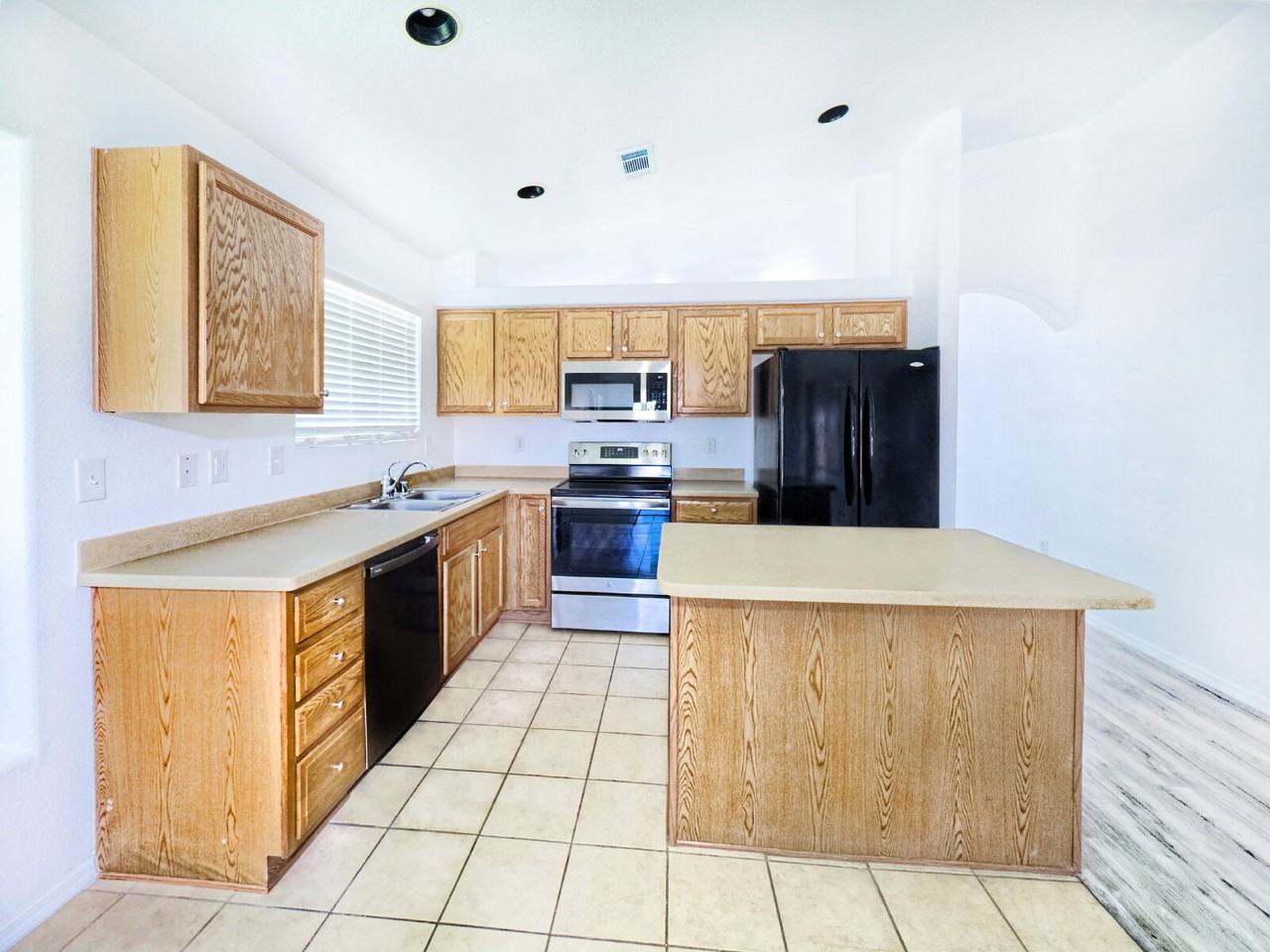 3724 Oasis Springs Rd Ne - Photo 5 of 22