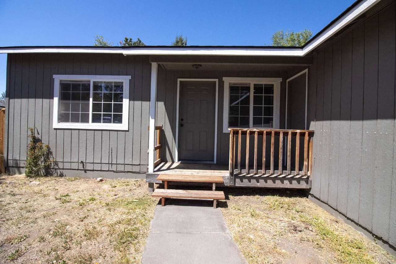 3074 Ne Tahoe Ct - Photo 3 of 26