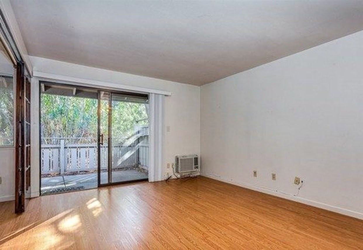 101 Kinross Dr #4 - Photo 4 of 29