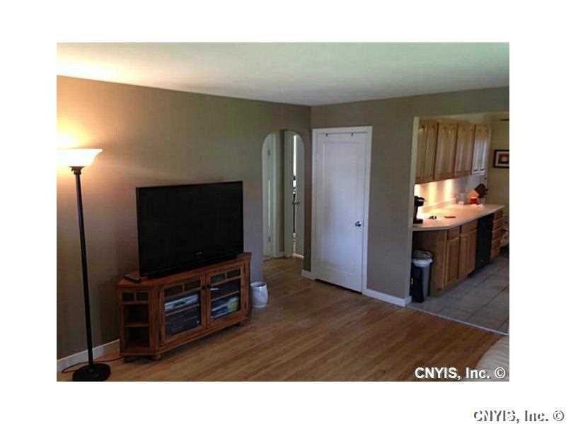 123 Patterson Ave - Photo 3 of 6