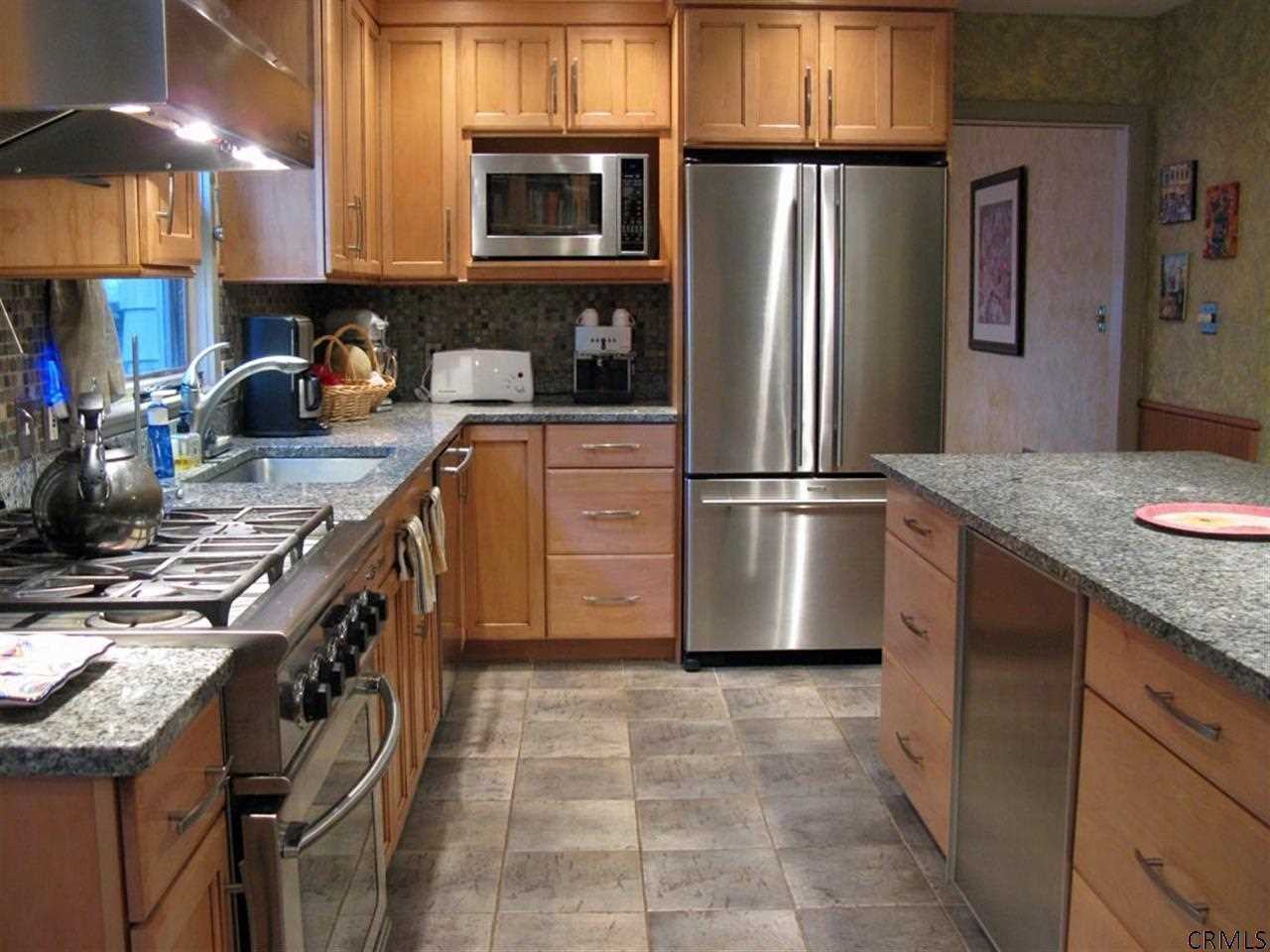 10 Ruso Dr - Photo 3 of 18