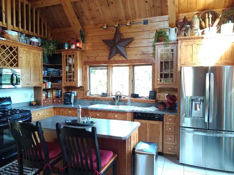 818 Fischer Rd - Photo 2 of 9