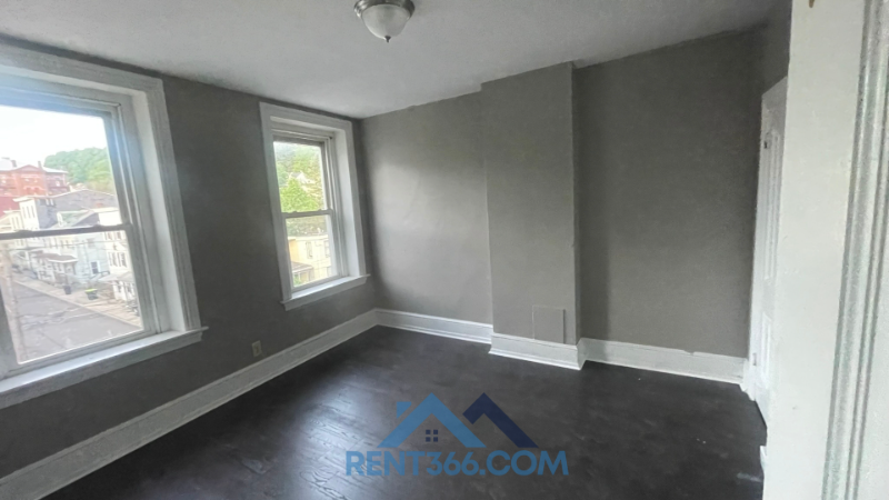 101 N George St #1 - Photo 7 of 10