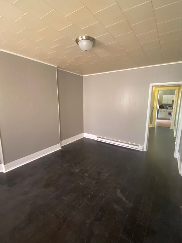 101 N George St #1 - Photo 3 of 10
