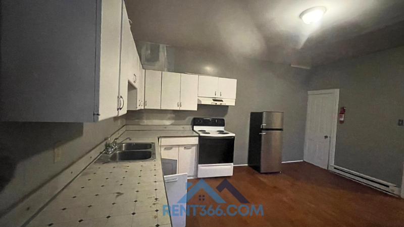 101 N George St #1 - Photo 5 of 10