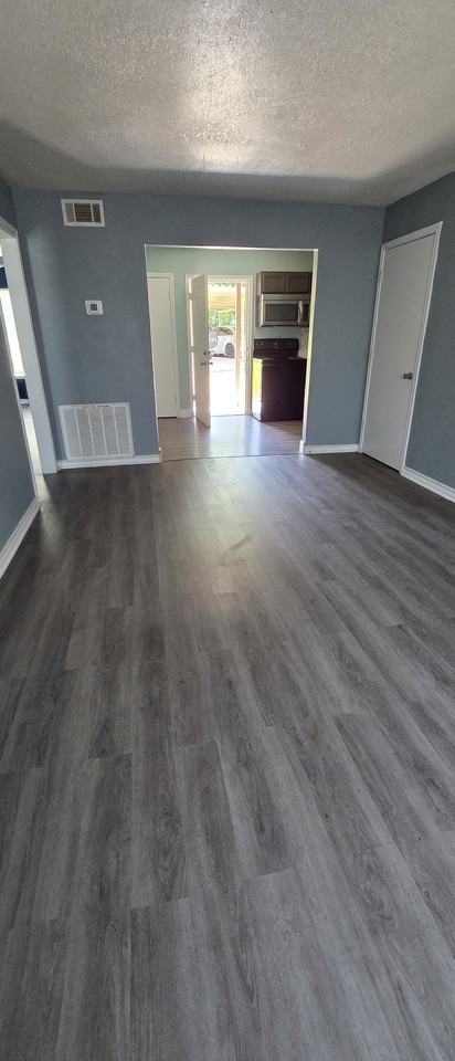 906 Sissom Rd #1 - Photo 5 of 11
