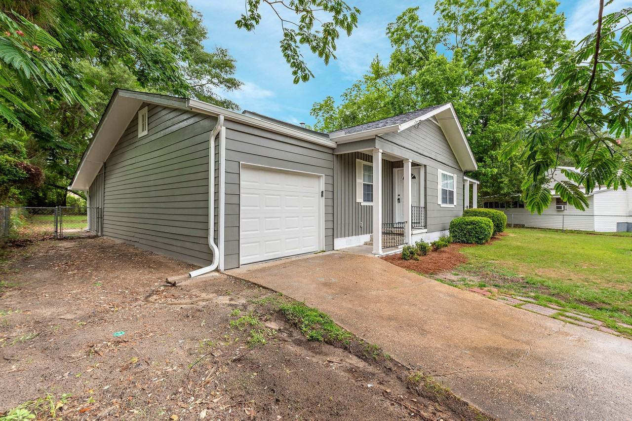 128 Woods Dr - Photo 2 of 21