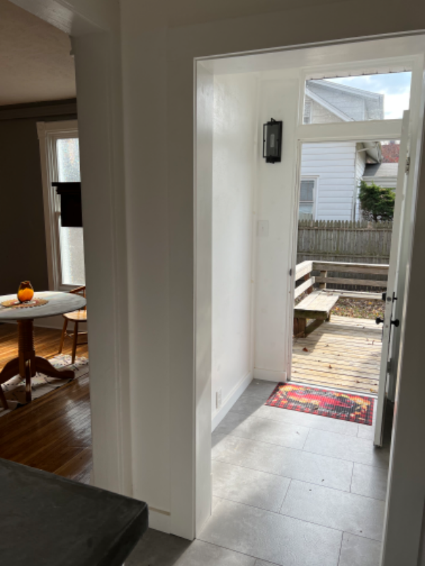 705 N Linden St - Photo 4 of 20