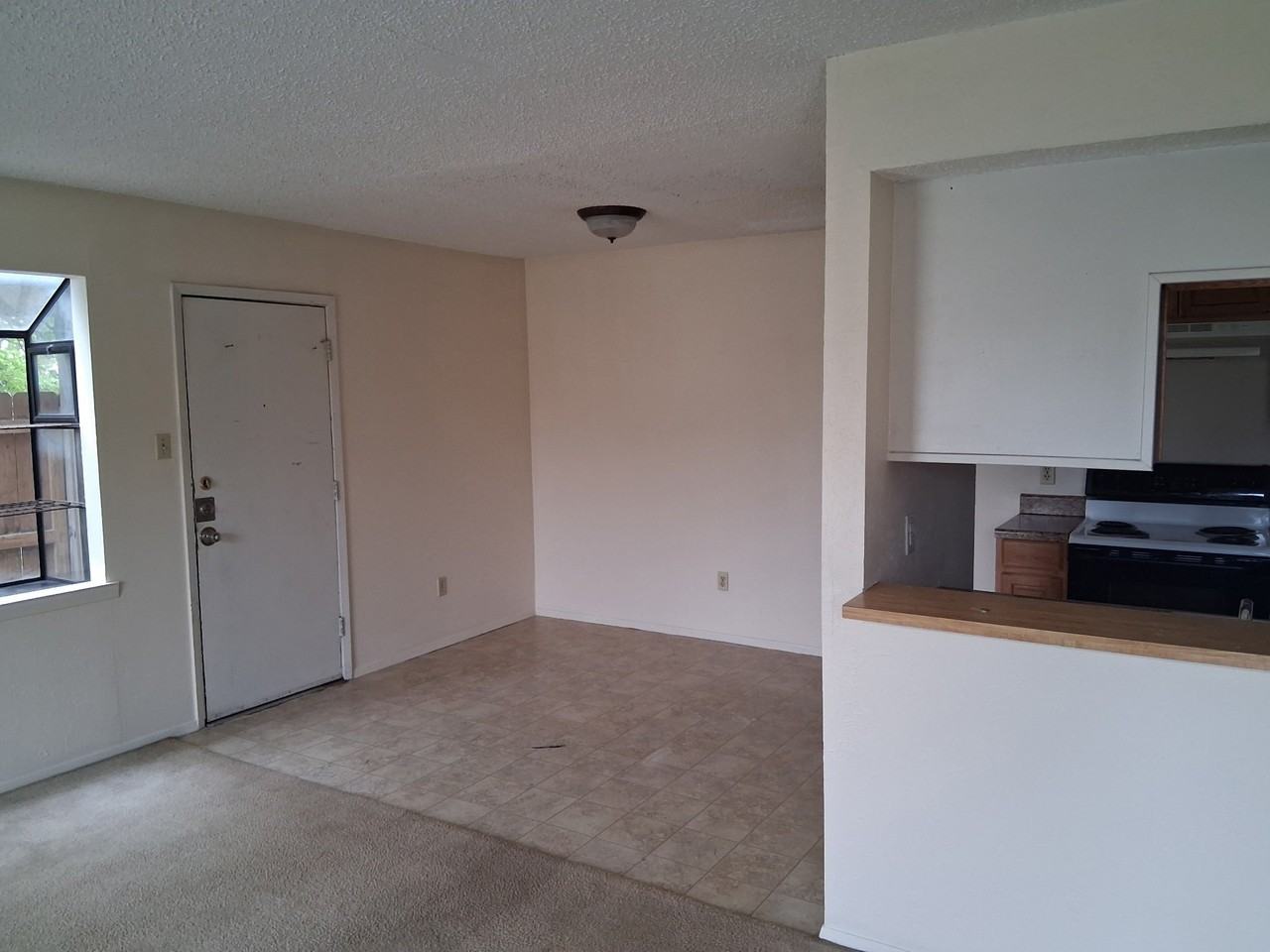 4502 Hunt Cir #A - Photo 2 of 12