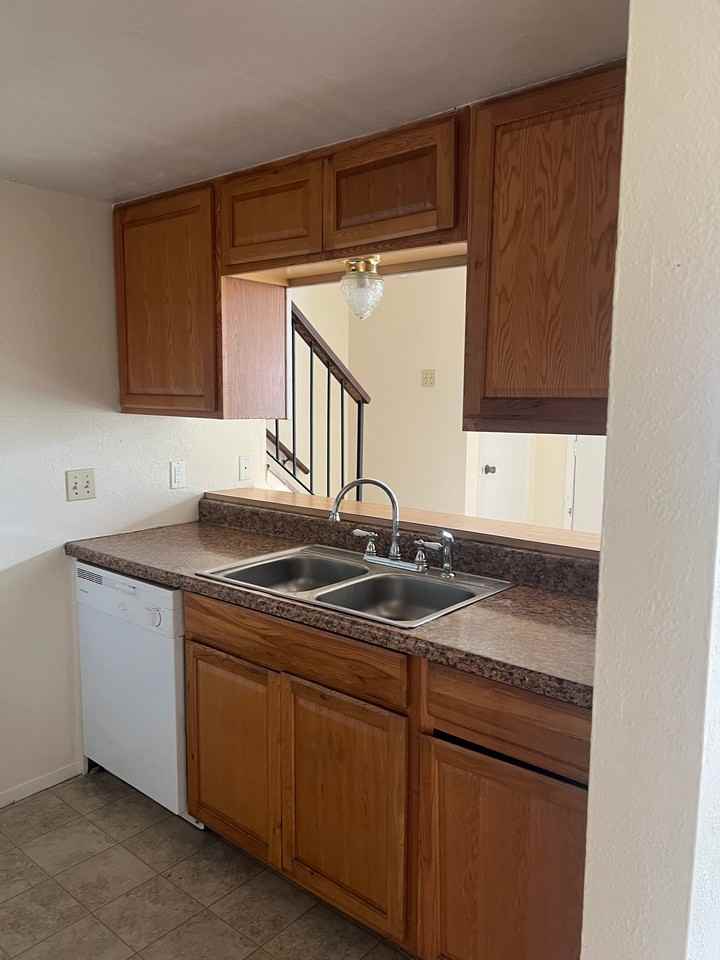 4502 Hunt Cir #A - Photo 5 of 12