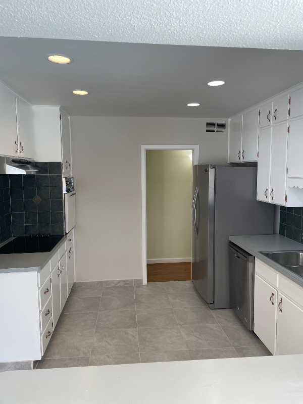 1059 Racine St - Photo 6 of 18