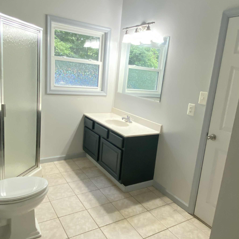 1045 Stonewood Dr - Photo 3 of 11