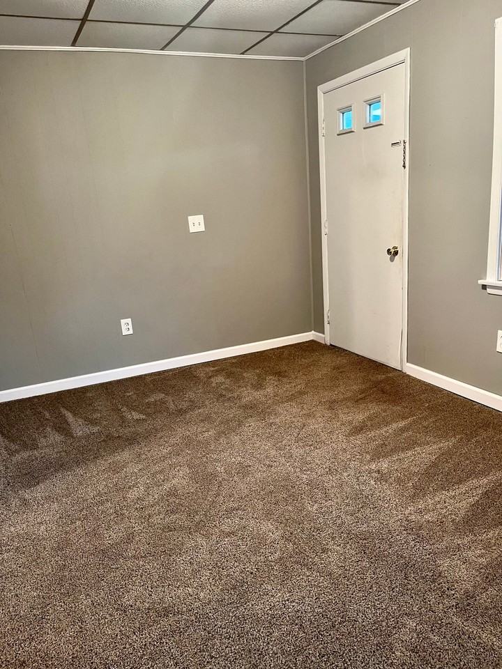 400 Clarkson Ave #402 - Photo 2 of 9