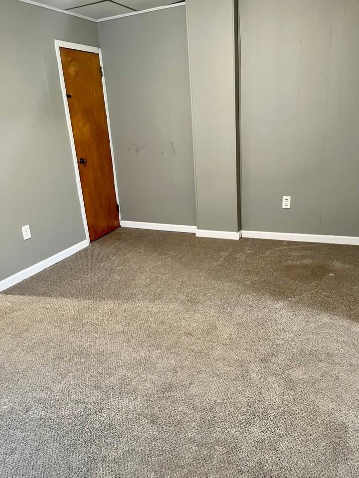 400 Clarkson Ave #402 - Photo 6 of 9