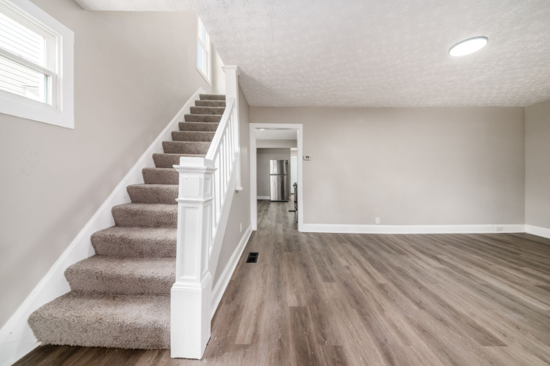 960 Carpenter St - Photo 5 of 19