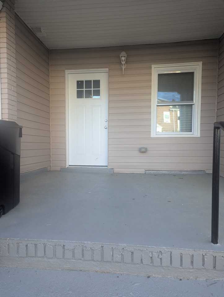 420 Rosecroft Ter - Photo 2 of 6