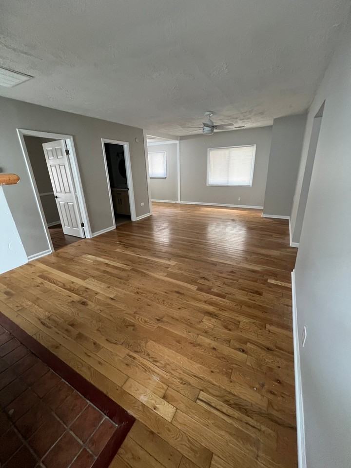 3955 Clubview Ave - Photo 7 of 22
