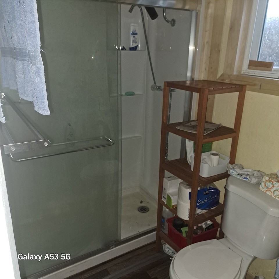 230 Drake St - Photo 3 of 6