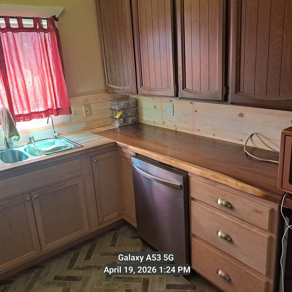230 Drake St - Photo 4 of 6
