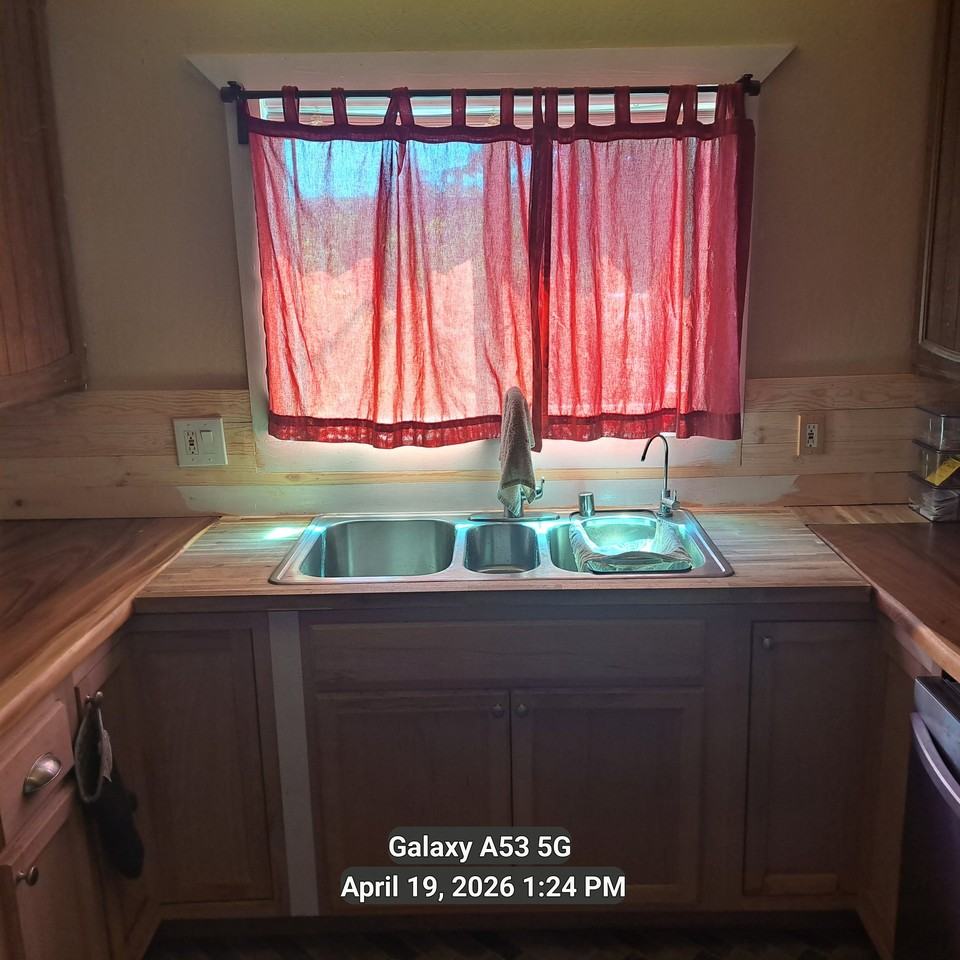 230 Drake St - Photo 5 of 6