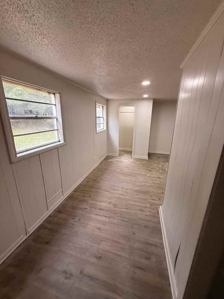 125 Diaz St - Photo 5 of 9