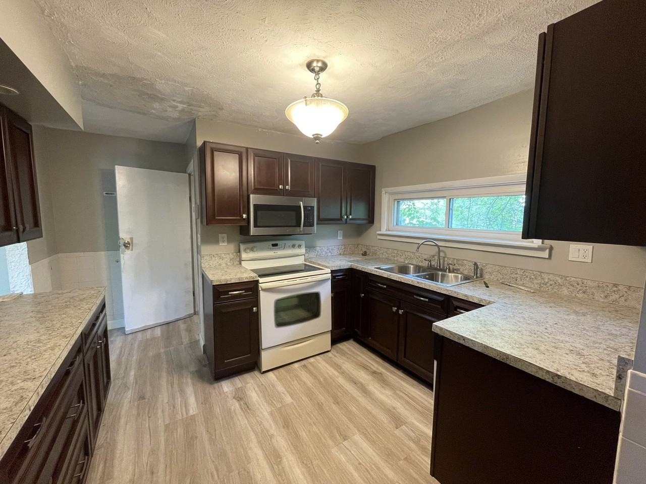 11119 Forest Ave #BACK - Photo 7 of 25