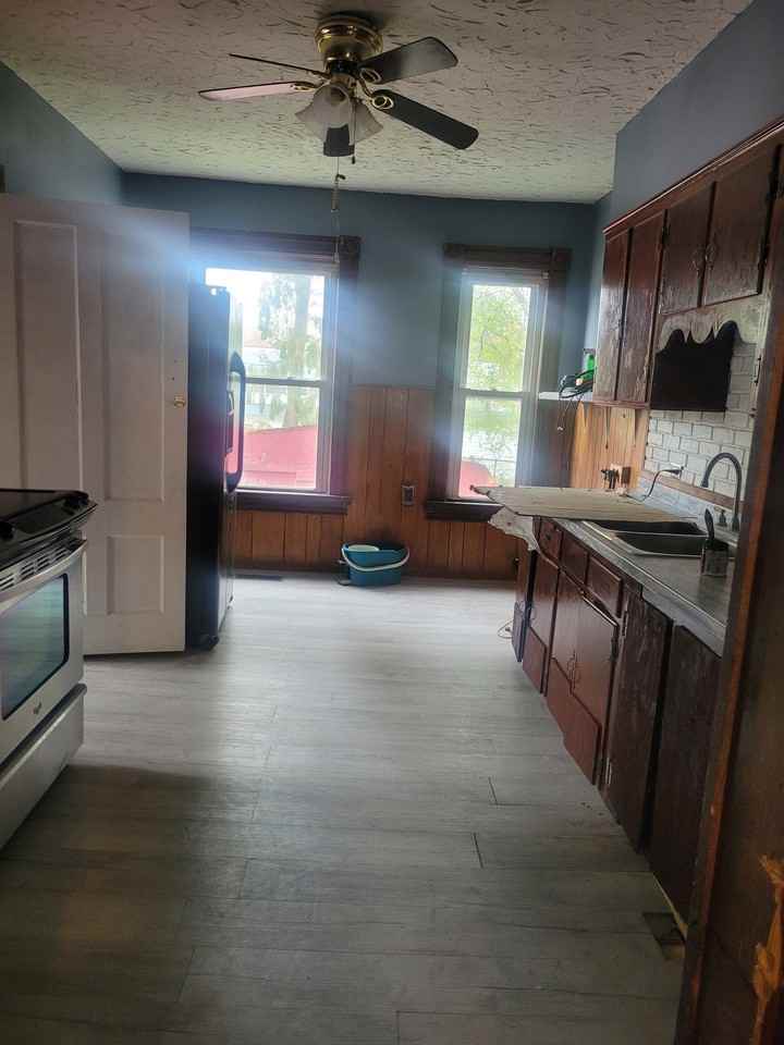 124 Fish St #1 - Photo 4 of 13