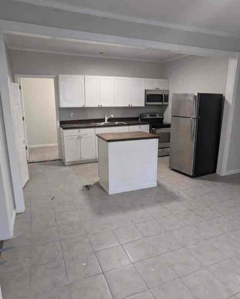 350 Juless St - Photo 7 of 12