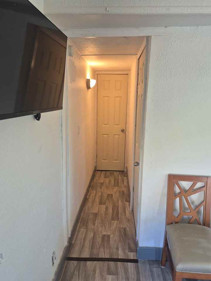 11426 Rohrman Rd - Photo 6 of 10