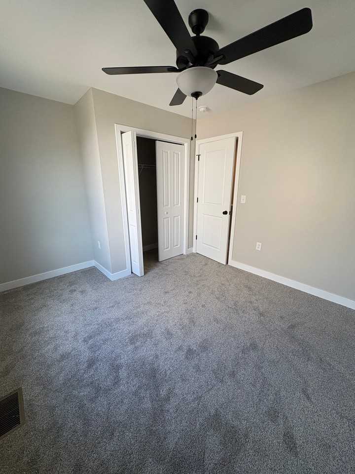 1313 Owen Ln - Photo 4 of 10