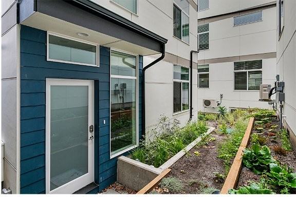 908 W Emerson St - Photo 3 of 11