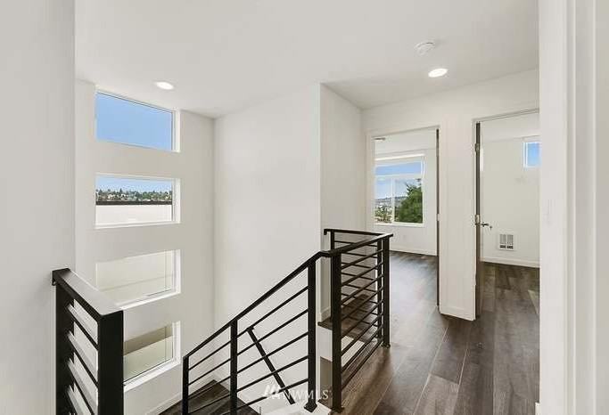 908 W Emerson St - Photo 4 of 11