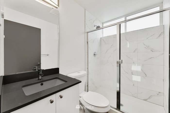 908 W Emerson St - Photo 6 of 11