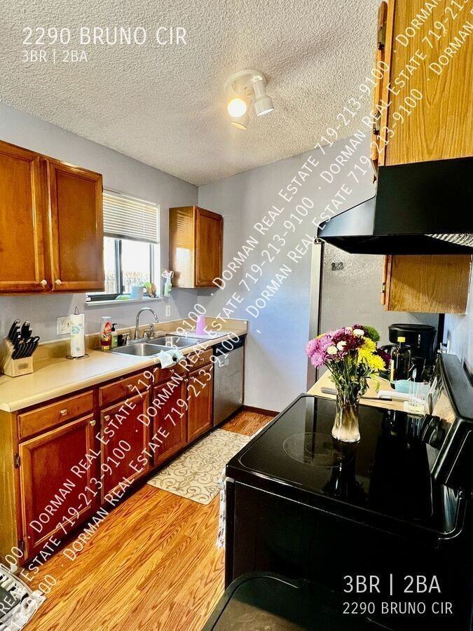 2290 Bruno Cir - Photo 4 of 13