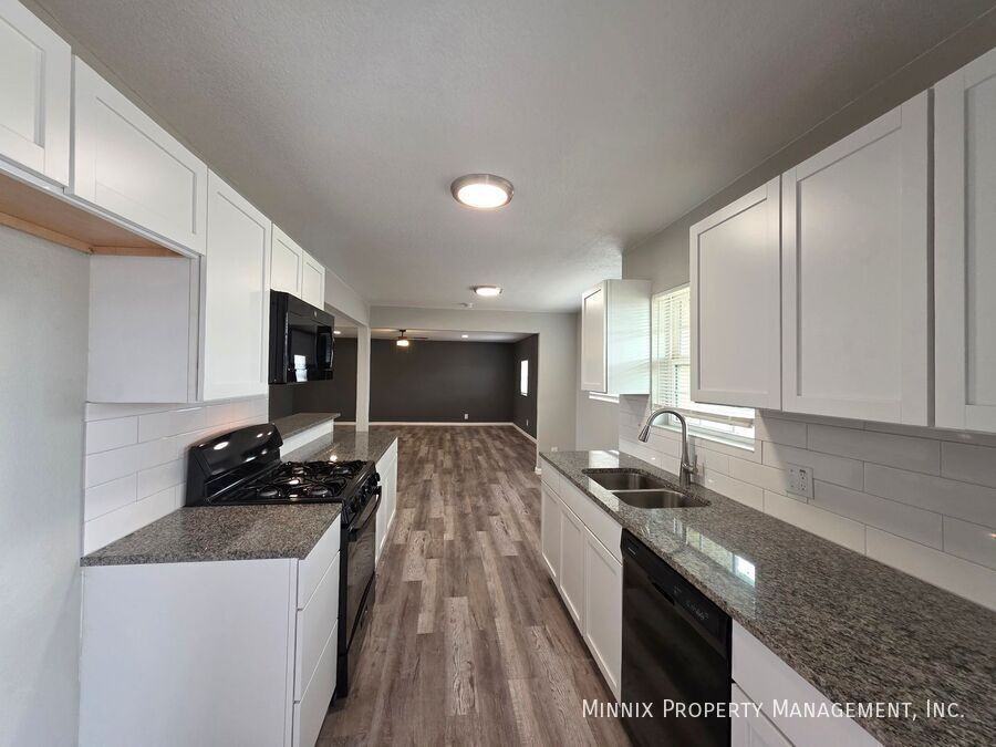 4603 Mercedes Dr - Photo 5 of 26