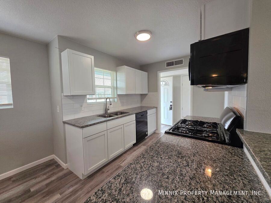 4603 Mercedes Dr - Photo 6 of 26
