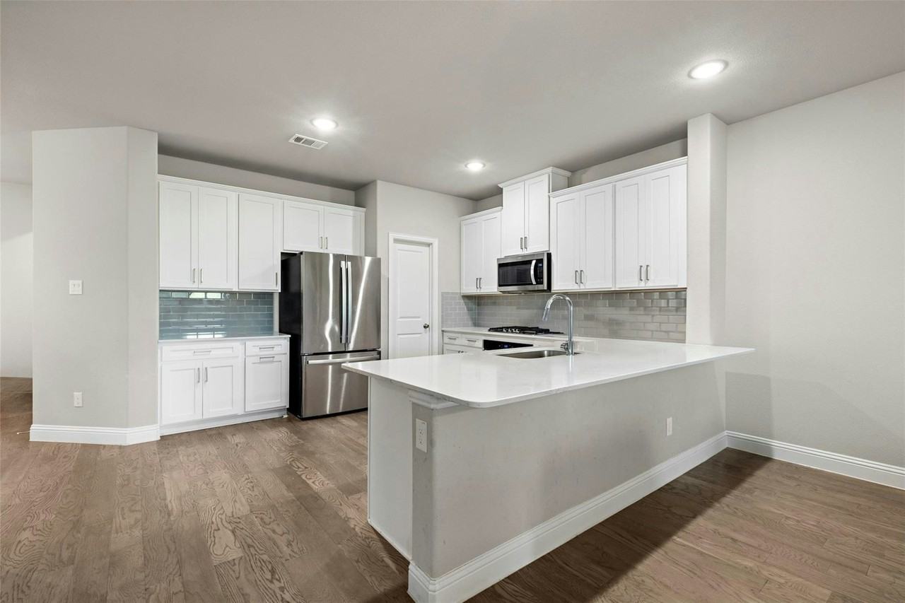 2807 Woodland Court - Photo 5 of 23