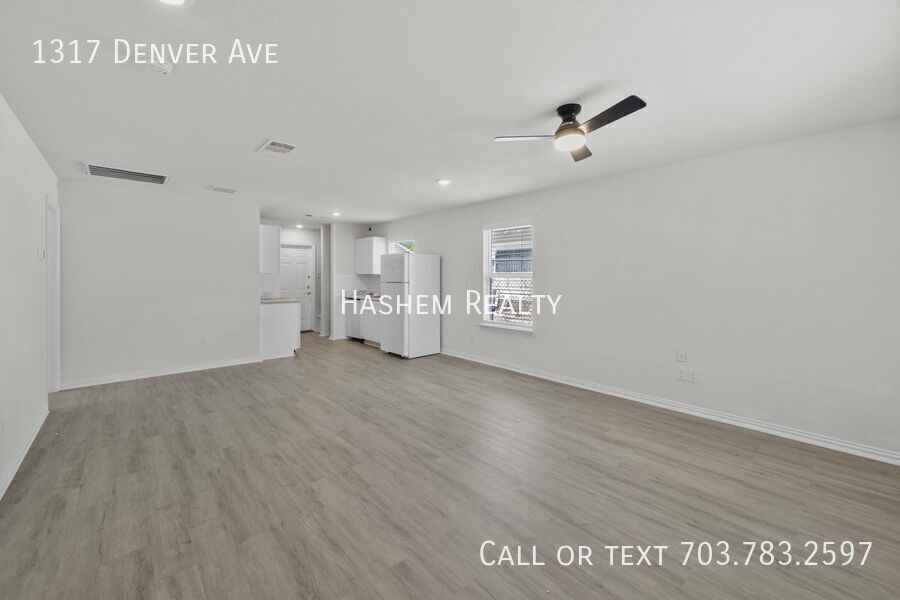 1317 Denver Ave - Photo 3 of 14