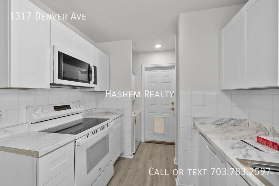 1317 Denver Ave - Photo 6 of 14