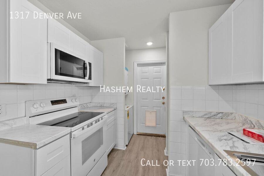 1317 Denver Ave - Photo 6 of 14