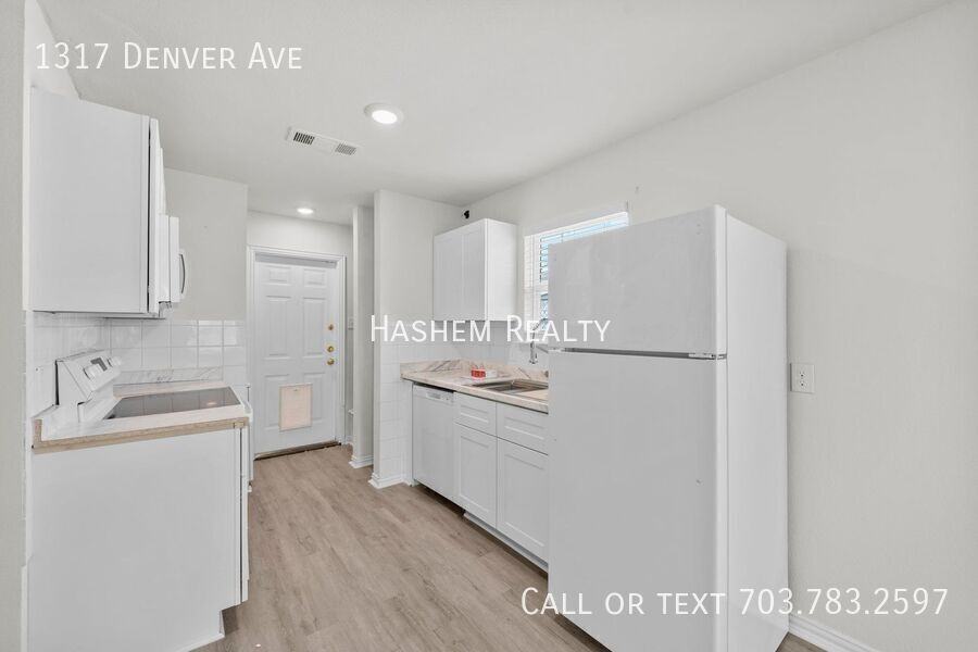 1317 Denver Ave - Photo 7 of 14