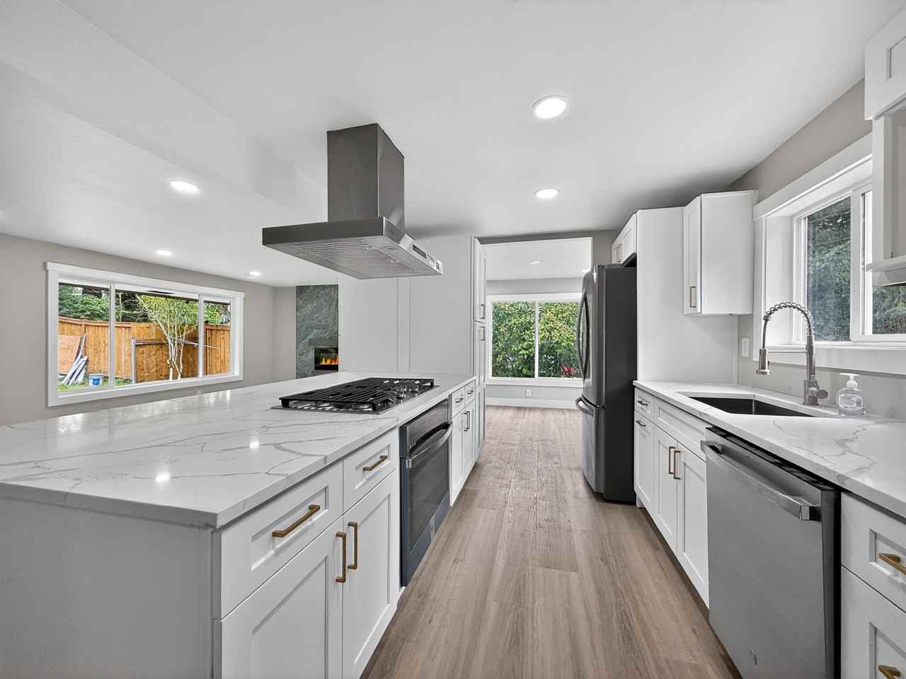 12529 14th Ave Ne #1 - Photo 5 of 34
