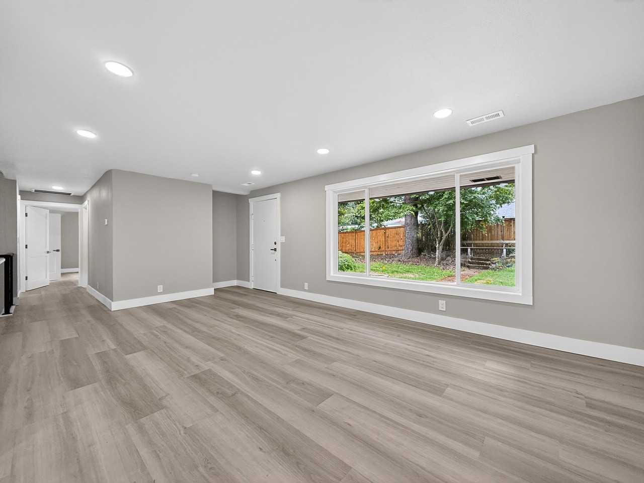 12529 14th Ave Ne #1 - Photo 7 of 34
