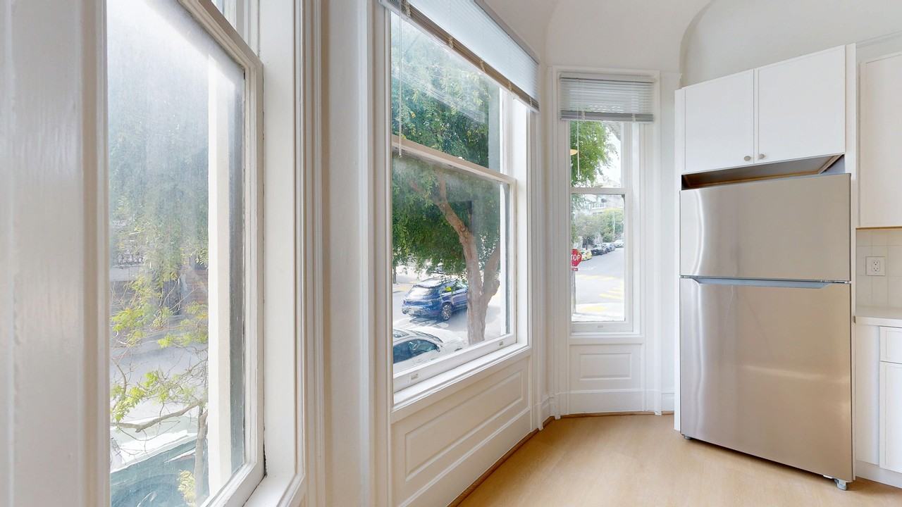 3099 Washington St #7 - Photo 2 of 9