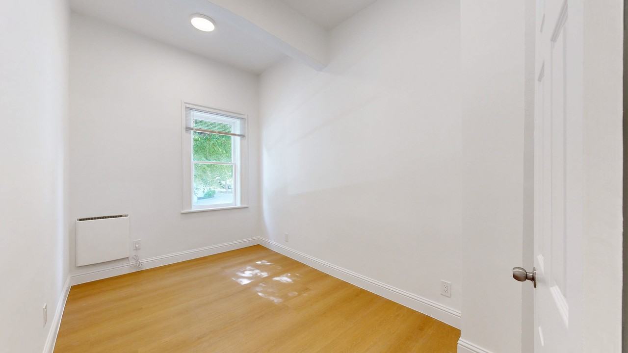 3099 Washington St #7 - Photo 5 of 9