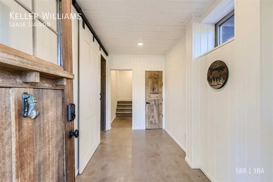 9170 Frank Rd - Photo 5 of 20