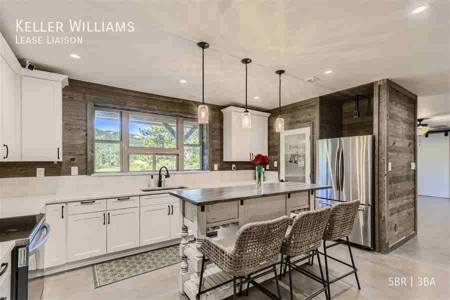 9170 Frank Rd - Photo 7 of 20