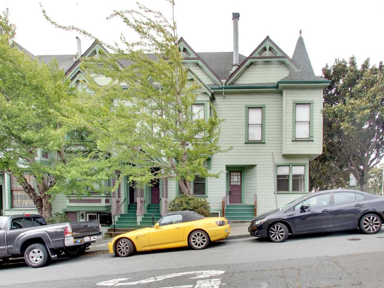 197 Henry St - Photo 2 of 18