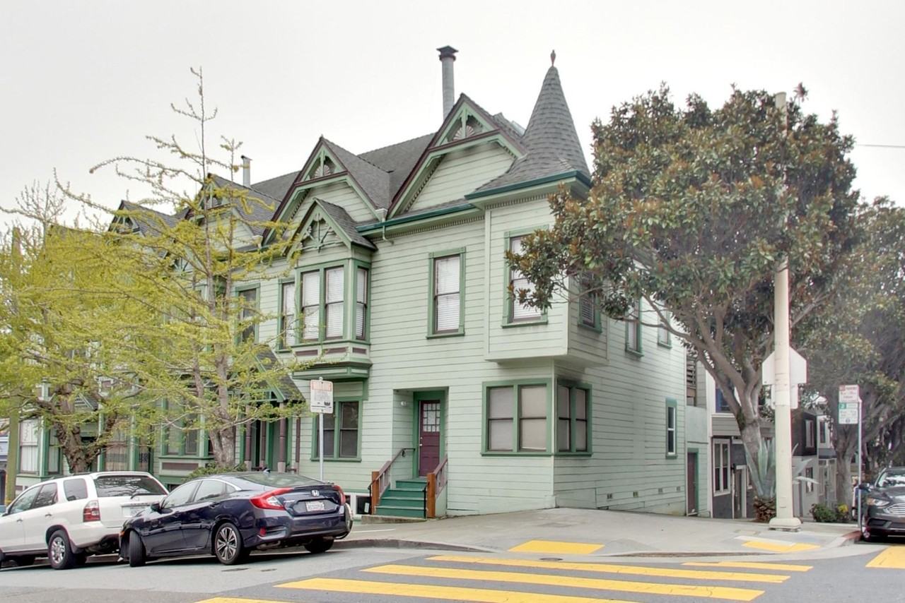 197 Henry St - Photo 4 of 18